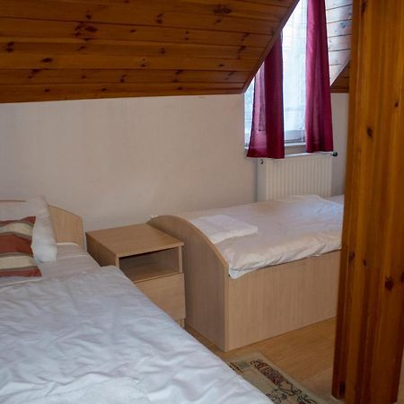 Bed and Breakfast Gilde étterem és panzió Pilisvörösvár Exterior foto
