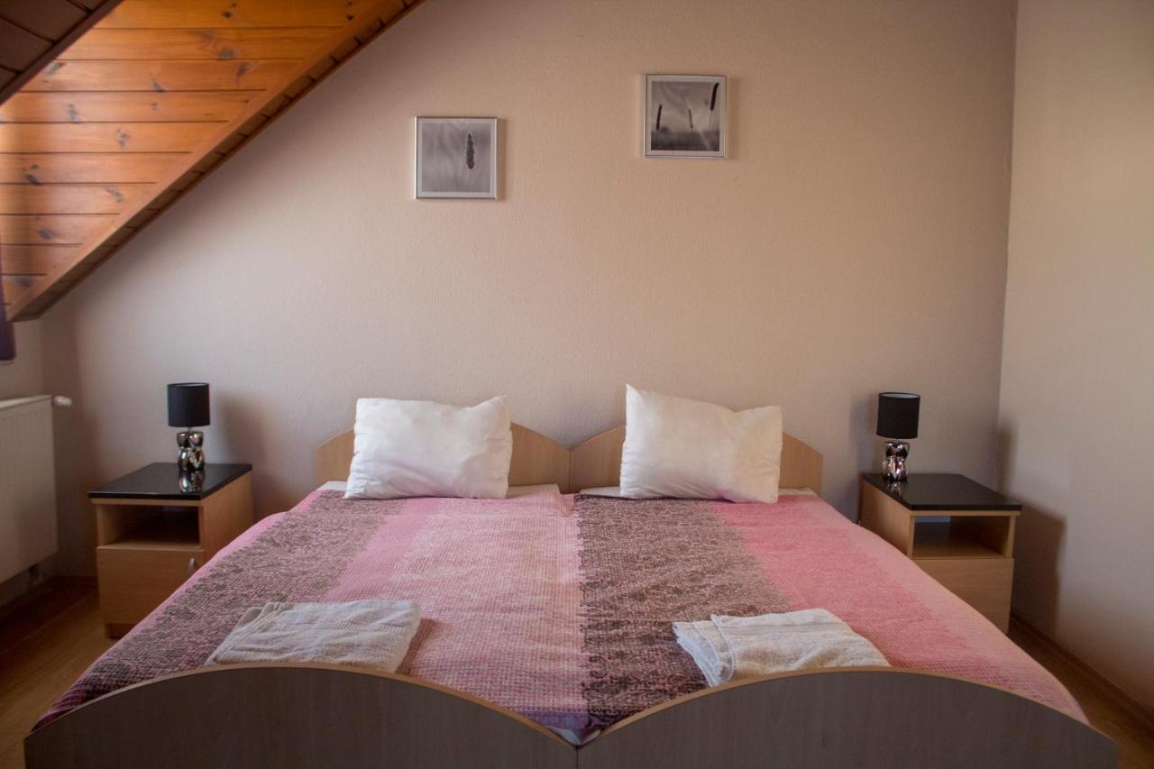Bed and Breakfast Gilde étterem és panzió Pilisvörösvár Exterior foto