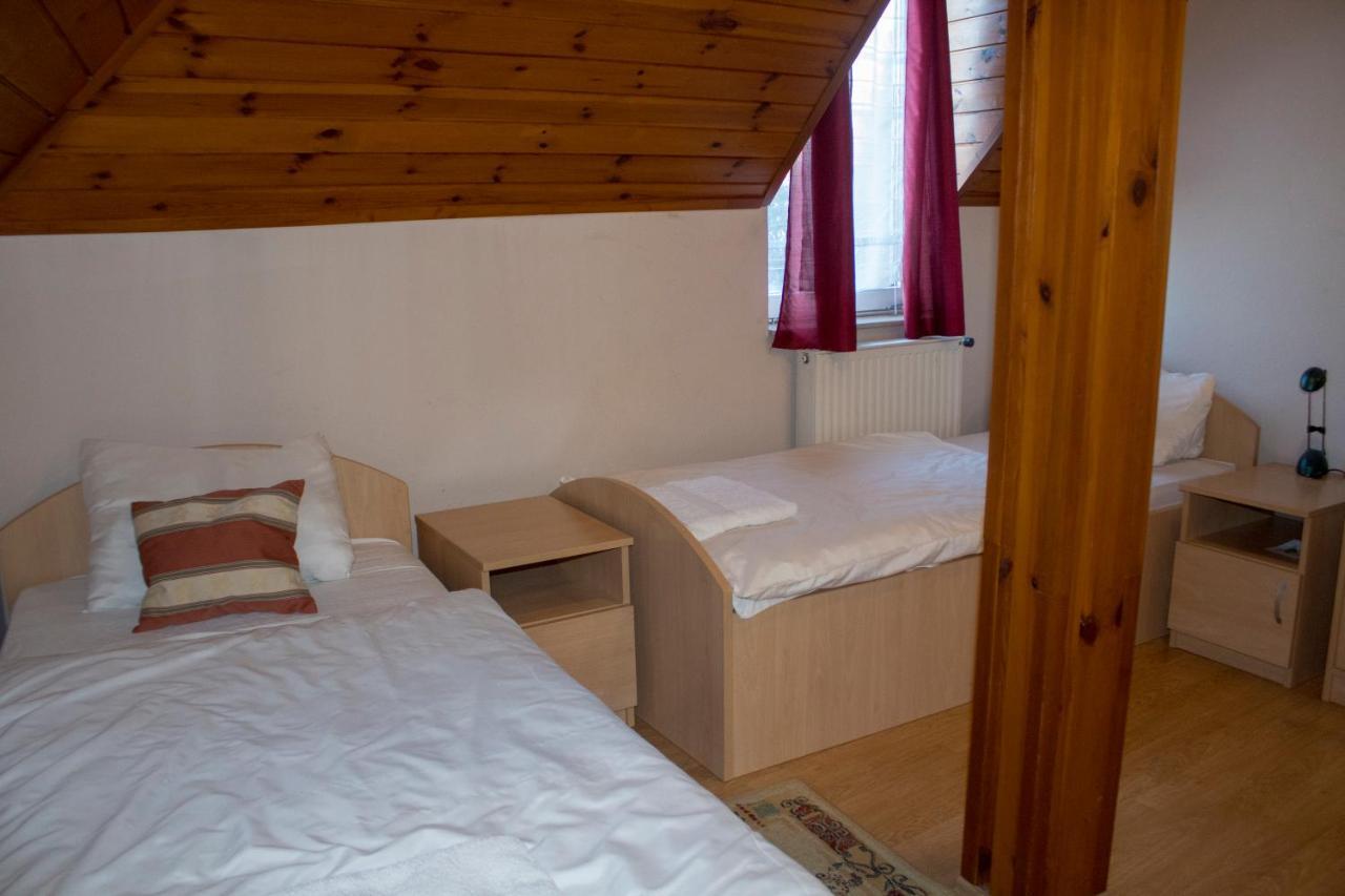 Bed and Breakfast Gilde étterem és panzió Pilisvörösvár Exterior foto